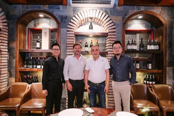 Phòng Hầm Rượu