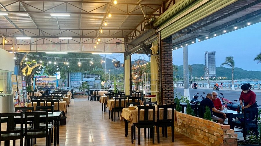 Nhà hàng Cảnh Hồ