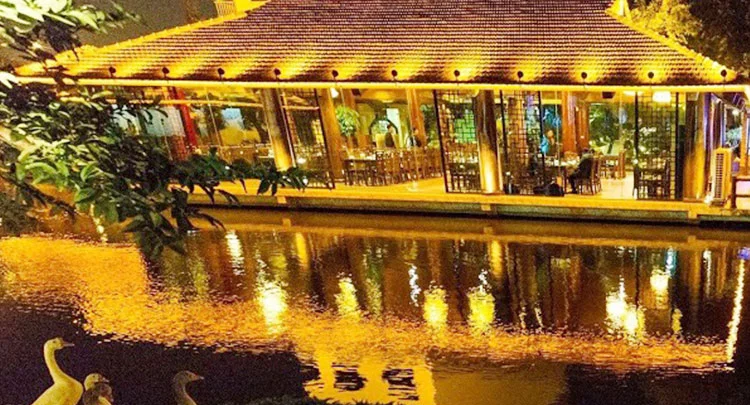 Nhà hàng Hương Quê Long Biên 