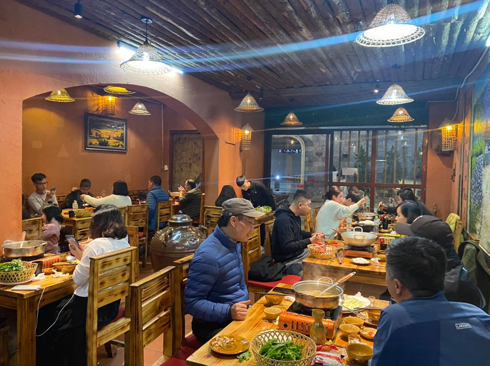 Nội thất Nhà Hàng A Phủ Sapa