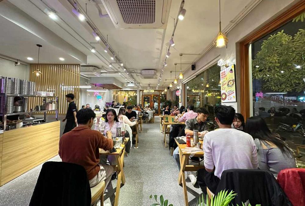 Không gian Nhà hàng Gà Nollowa