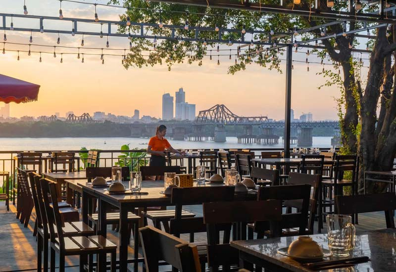 Không gian hà hàng Sông Hồng