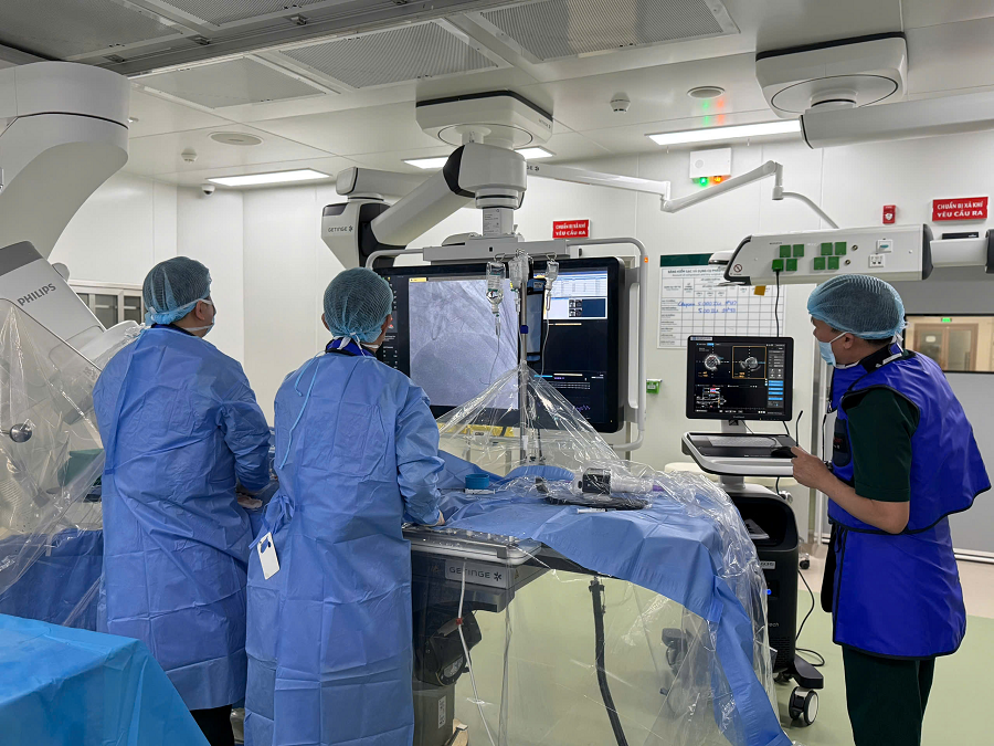 khám chữa bệnh tại Bệnh viện Mặt Trời