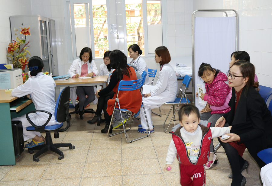 Mẹ và bé bệnh viện Việt Nam – Thụy Điển Uông Bí