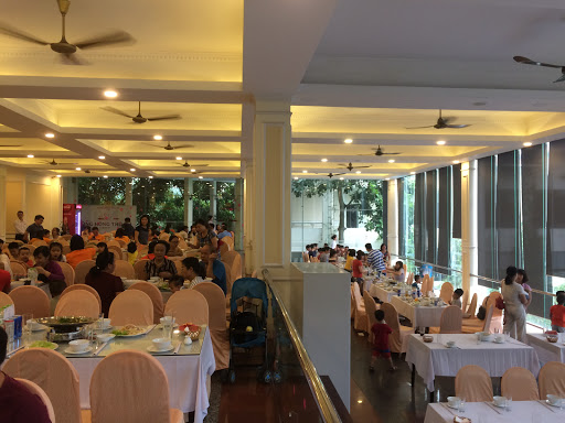 Nhà hàng Sông Hồng