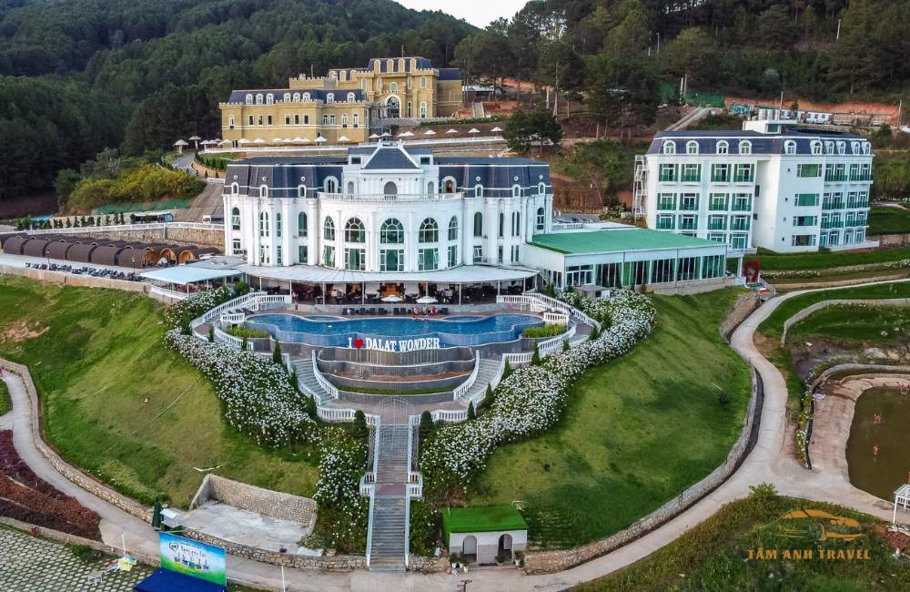 Quảng trường Châu Âu tại Dalat Wonderland