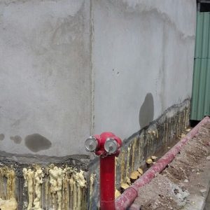 cách khắc phục chân tường nhà bị thấm nước